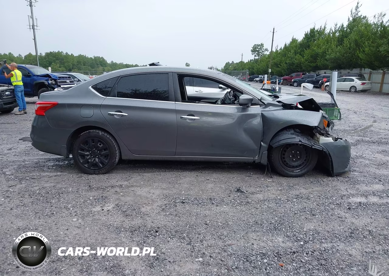 2018 Nissan Sentra S VIN:3N1AB7AP9JY335805 - 13