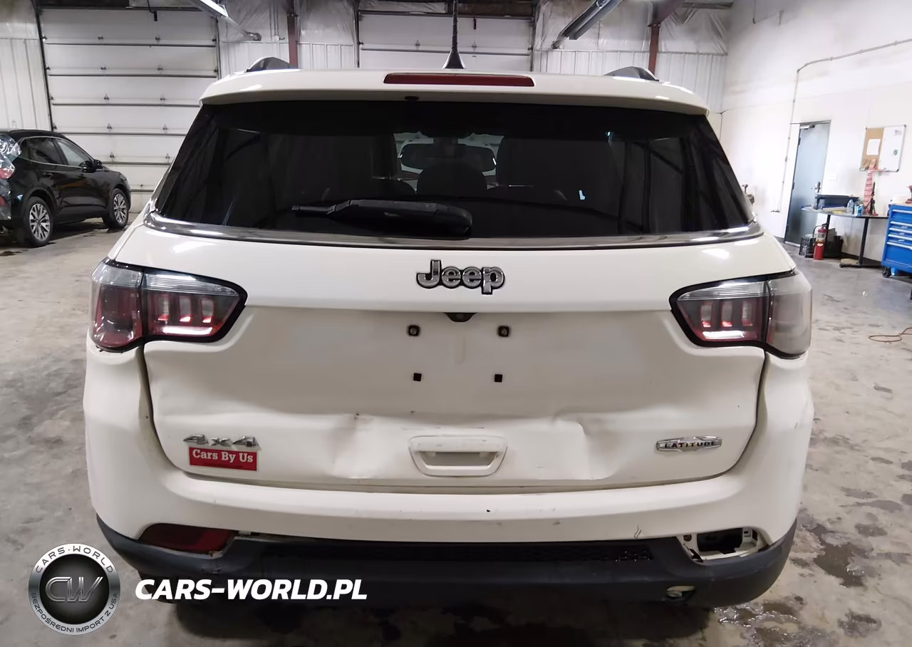 2019 Jeep Compass Latitude 4X4 VIN:3C4NJDBB1KT678867 - 17