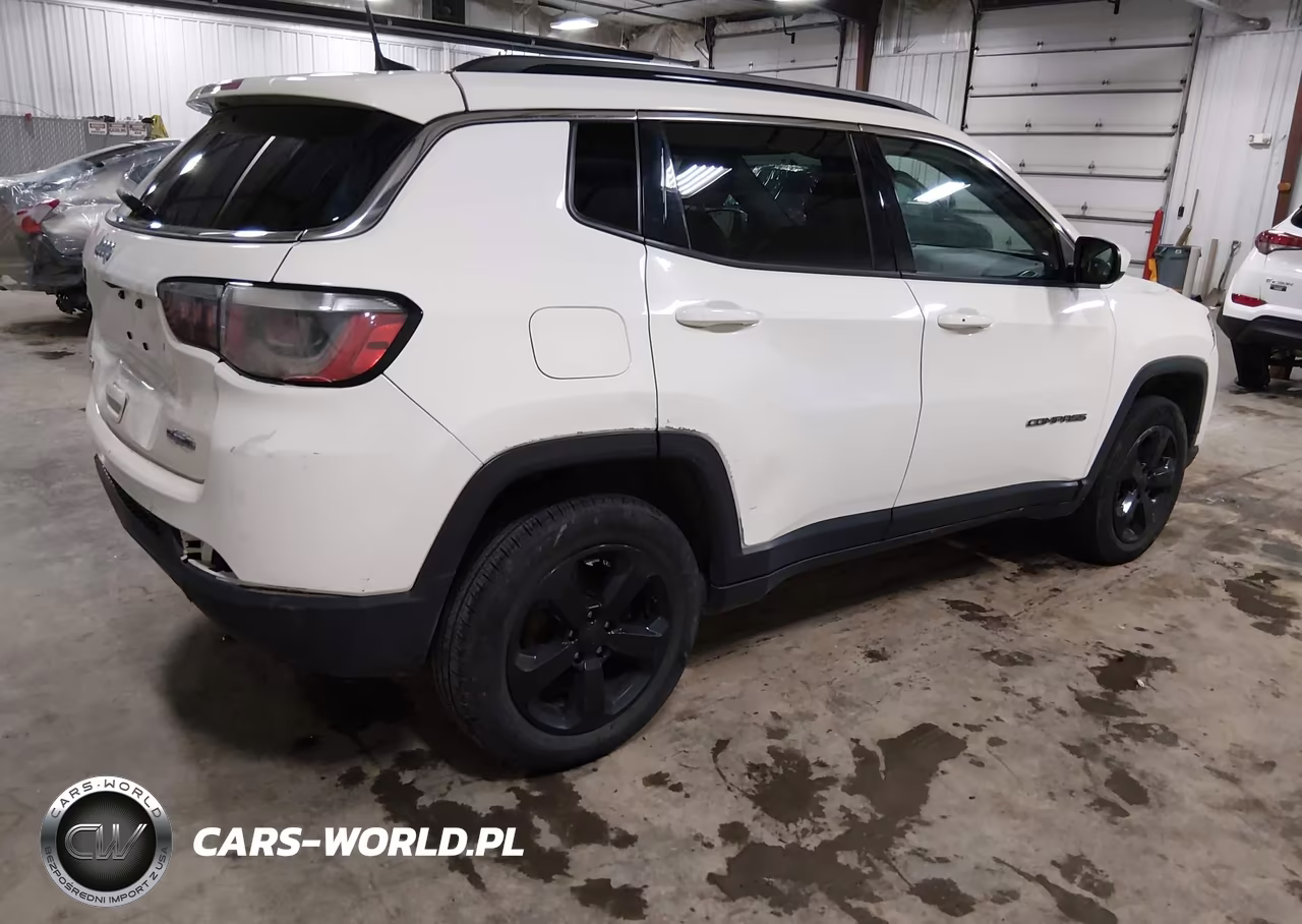 2019 Jeep Compass Latitude 4X4 VIN:3C4NJDBB1KT678867 - 4