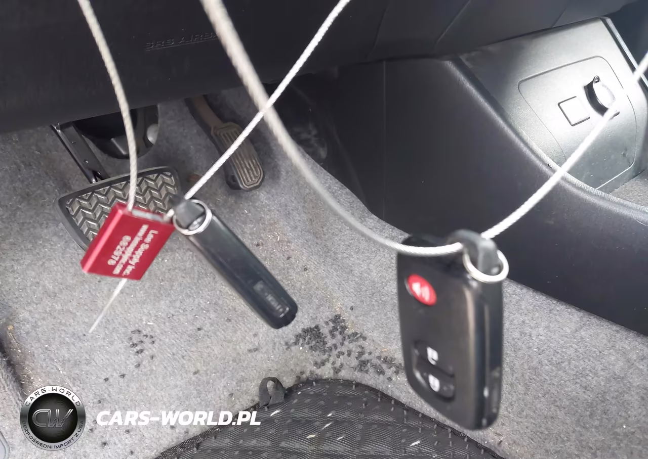 2013 Toyota Prius Two VIN:JTDKN3DU6D0342678 - 11