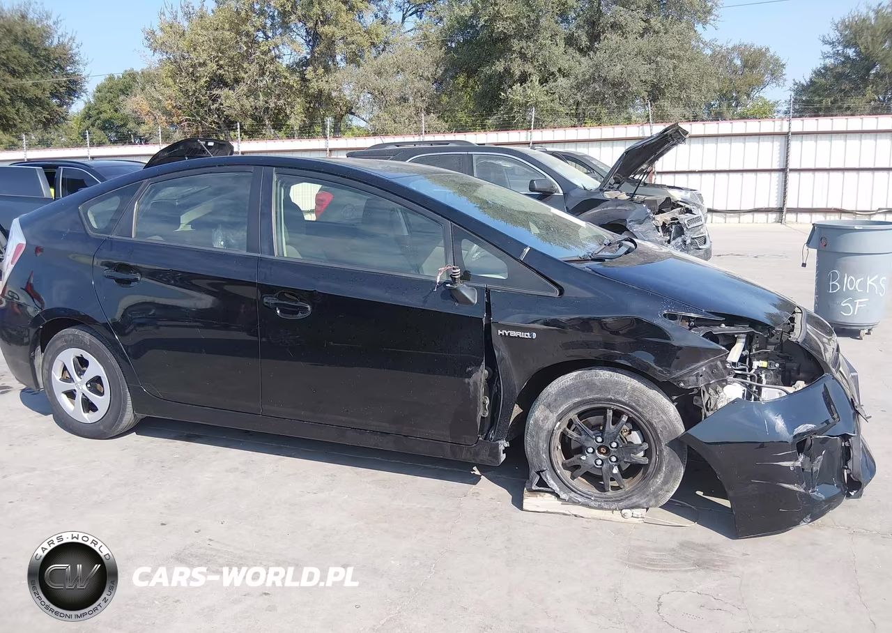 2013 Toyota Prius Two VIN:JTDKN3DU6D0342678 - 14
