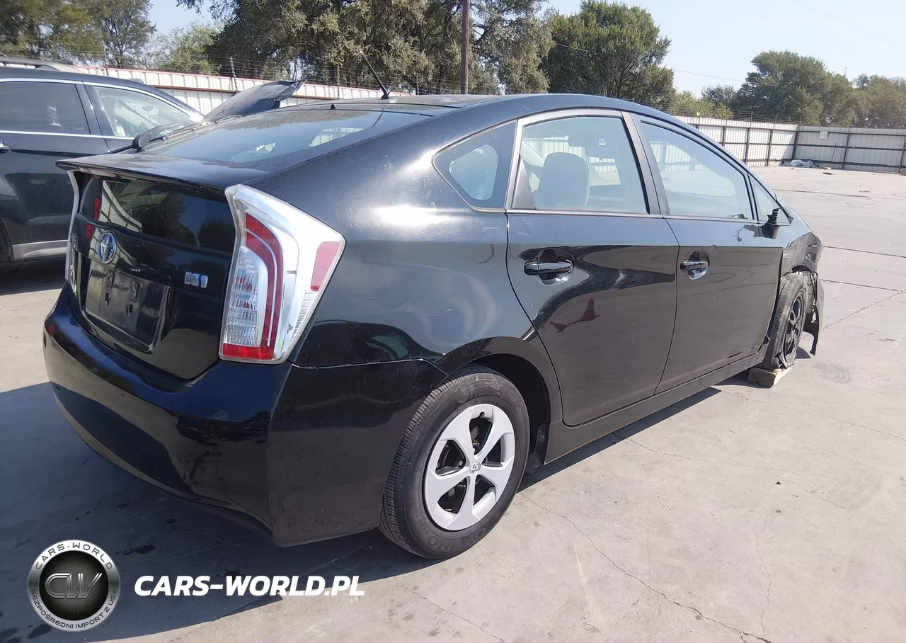 2013 Toyota Prius Two VIN:JTDKN3DU6D0342678 - 4