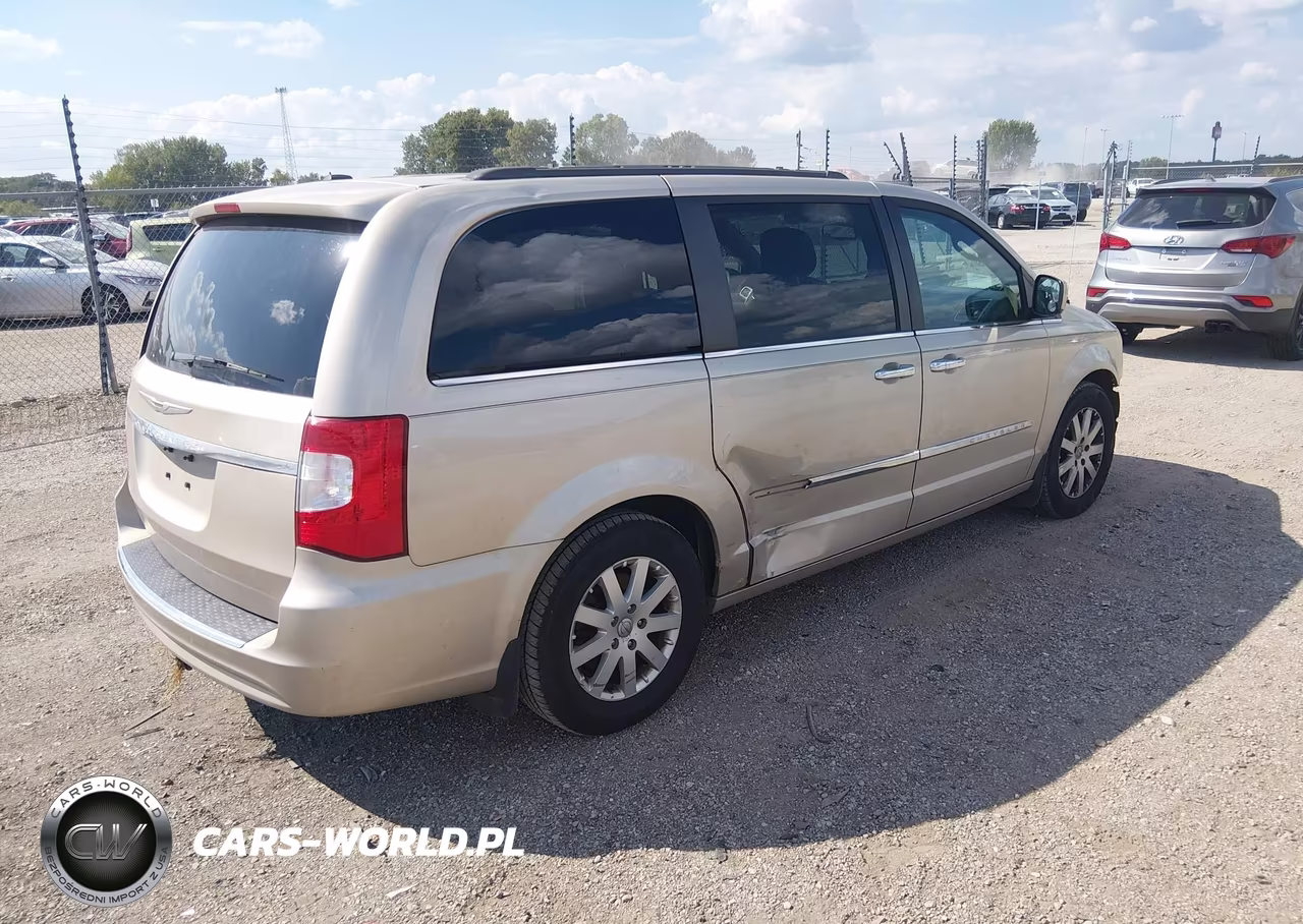 2014 Chrysler Town & Country Touring VIN:2C4RC1BG9ER424109 - 4