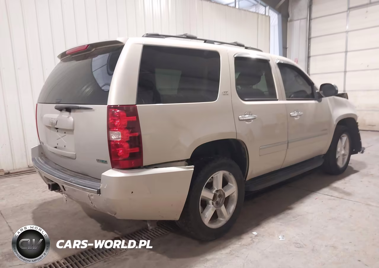 2011 Chevrolet Tahoe Ltz VIN:1GNSKCE01BR172430 - 4