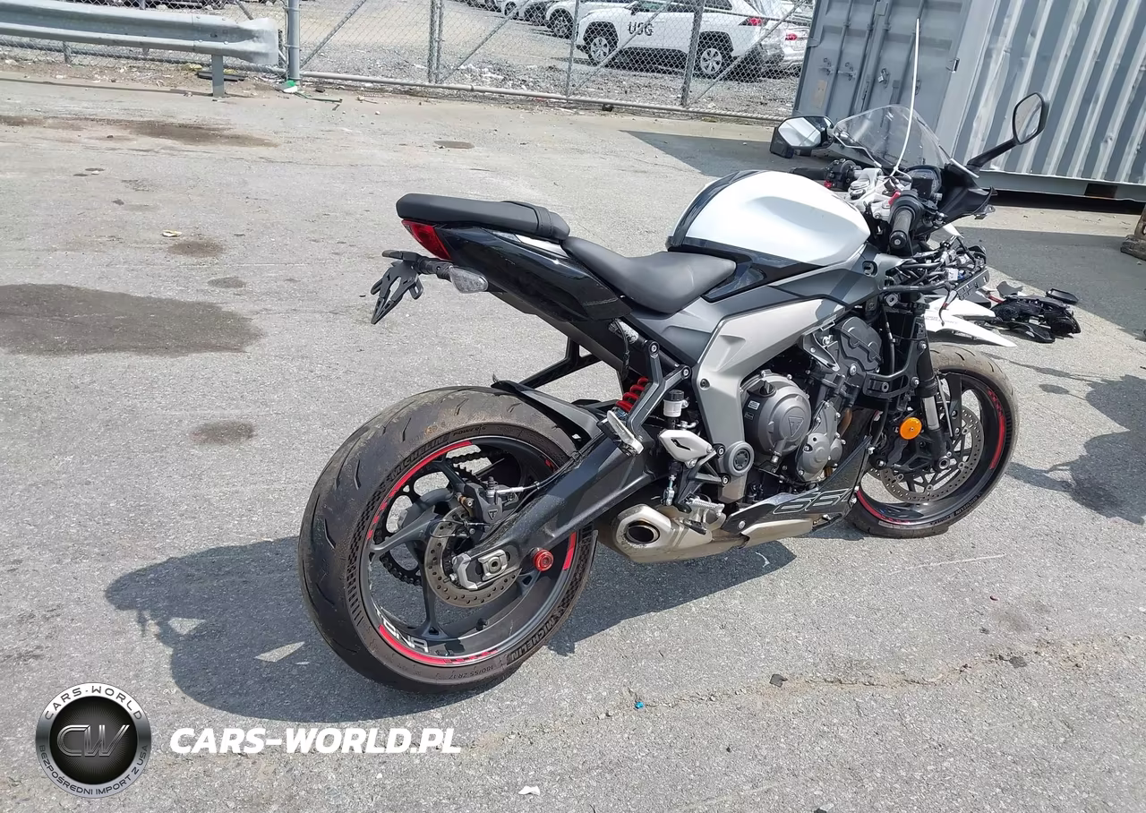 2025 Triumph Motorcycle Daytona 660 VIN:SMTL23UF4STCB0030 - 4