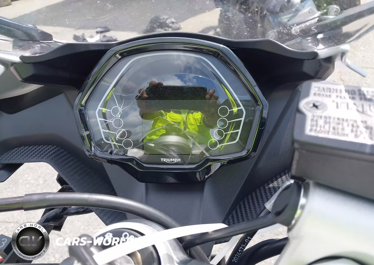 2025 Triumph Motorcycle Daytona 660 VIN:SMTL23UF4STCB0030 - 7
