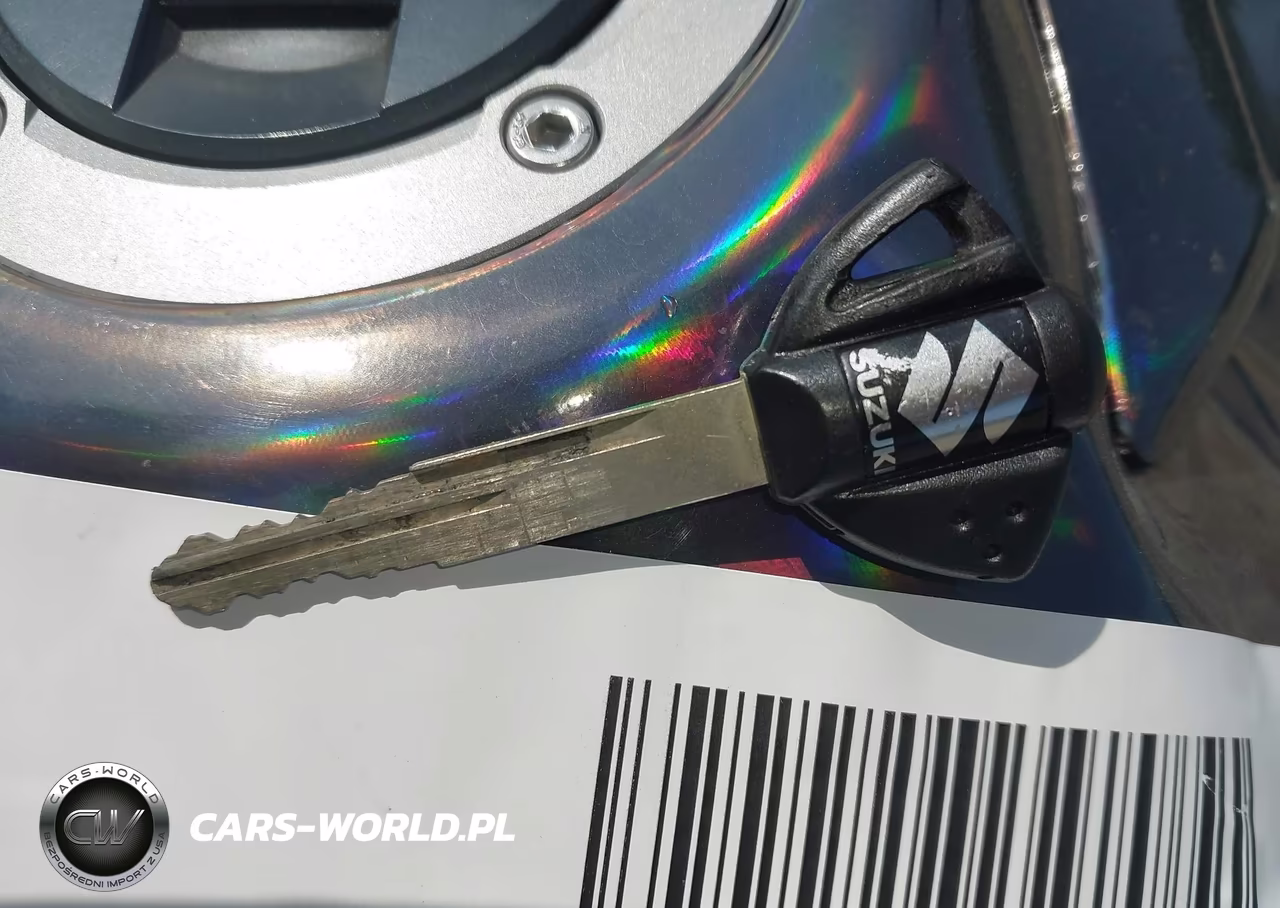 2023 Suzuki Gsx800 R VIN:JS1EM11B9P7100111 - 11