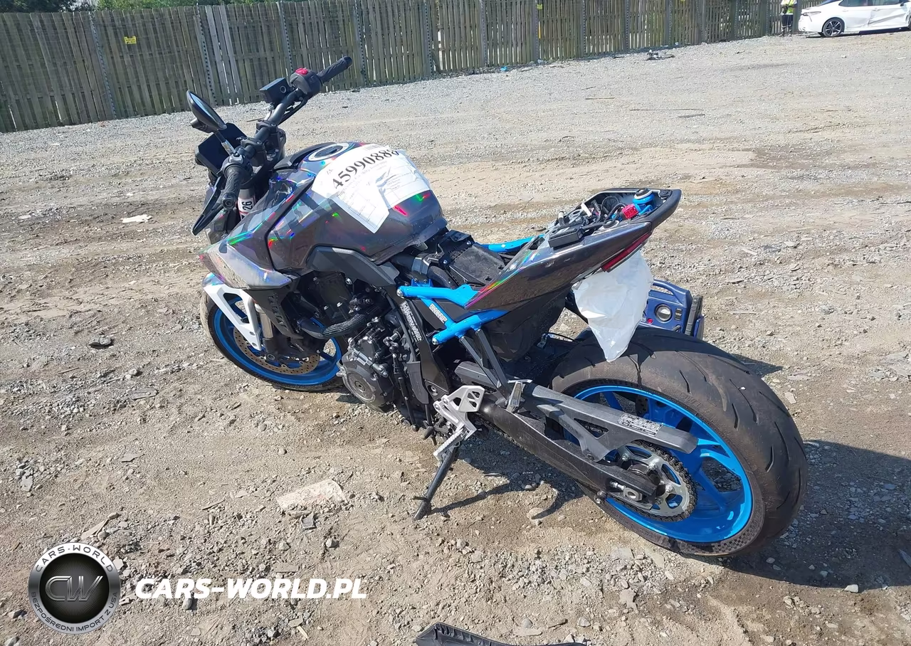 2023 Suzuki Gsx800 R VIN:JS1EM11B9P7100111 - 3