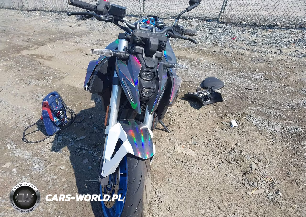 2023 Suzuki Gsx800 R VIN:JS1EM11B9P7100111 - 5
