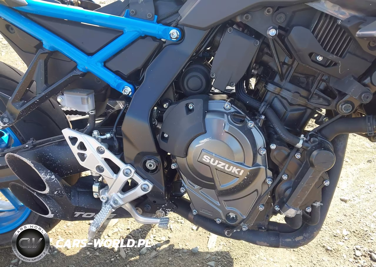 2023 Suzuki Gsx800 R VIN:JS1EM11B9P7100111 - 8