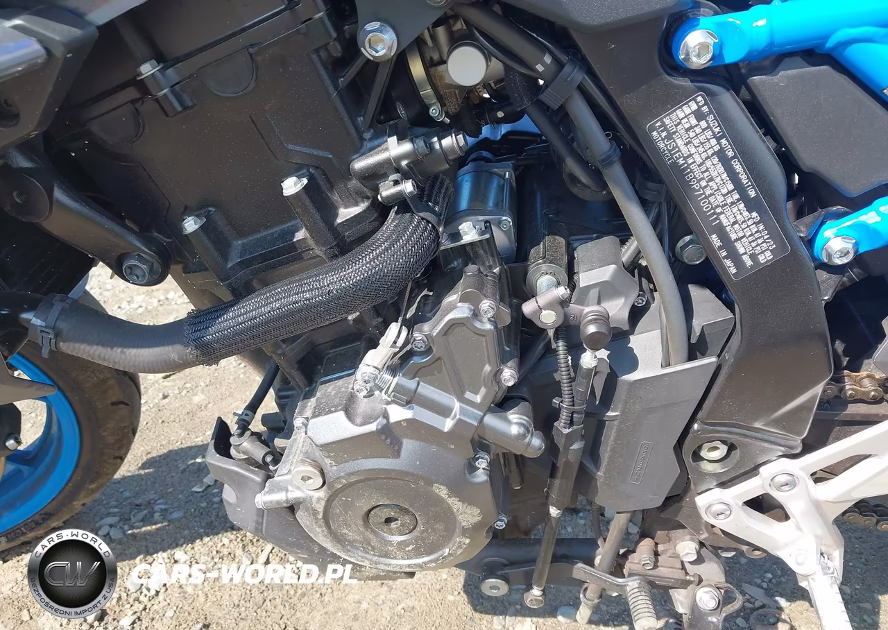 2023 Suzuki Gsx800 R VIN:JS1EM11B9P7100111 - 9