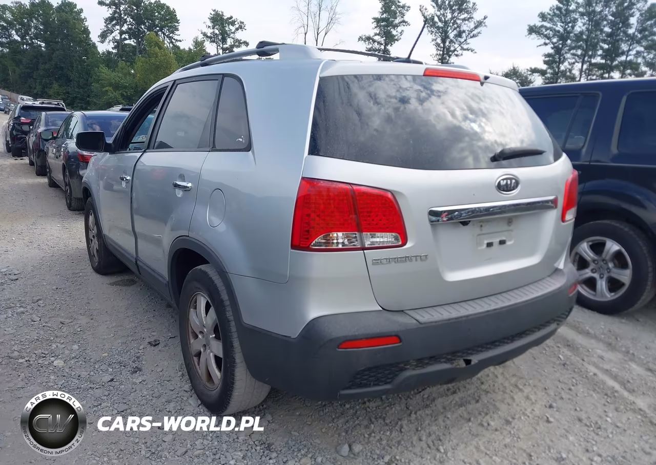 2013 Kia Sorento Lx VIN:5XYKT3A67DG380846 - 3