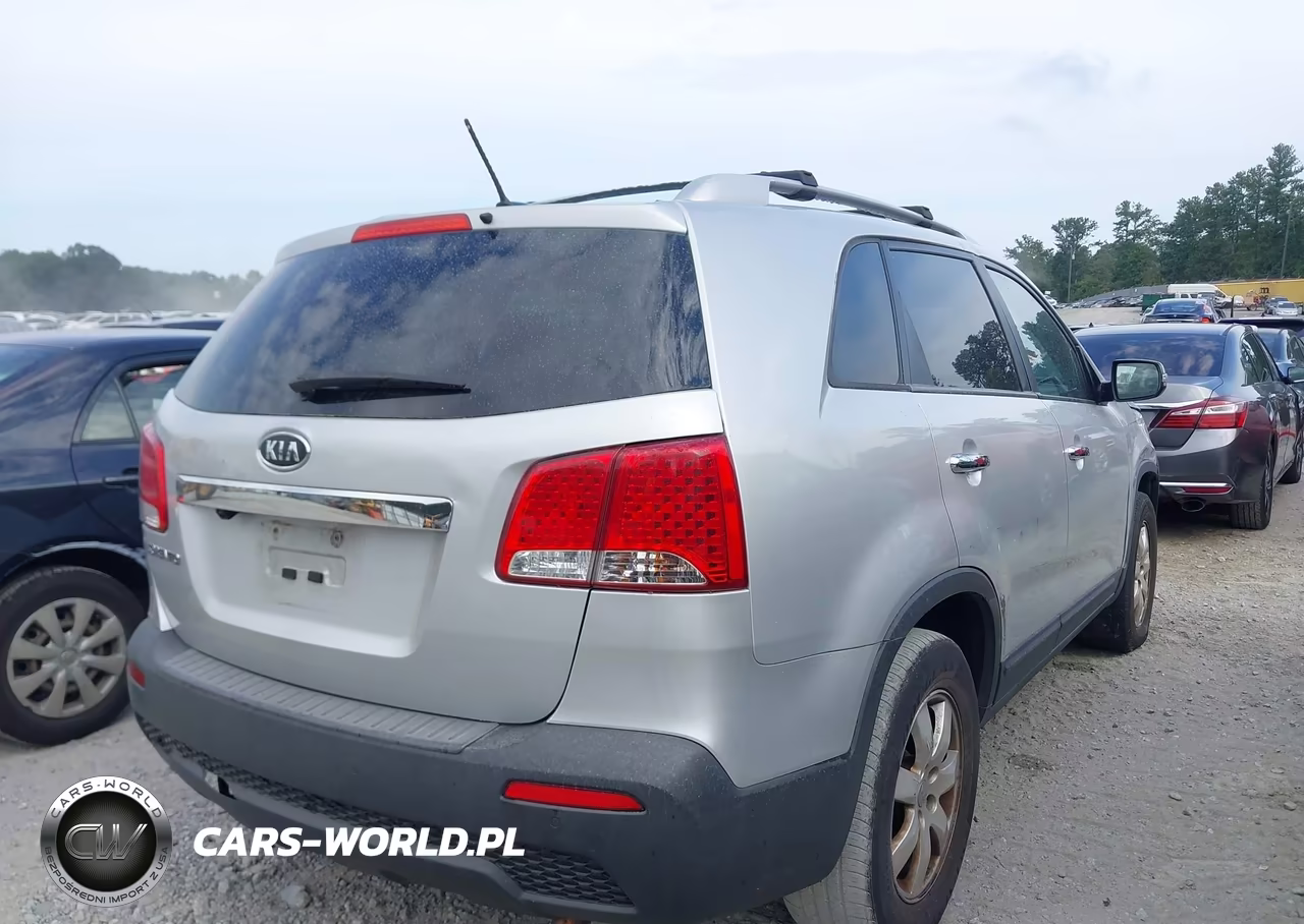 2013 Kia Sorento Lx VIN:5XYKT3A67DG380846 - 4