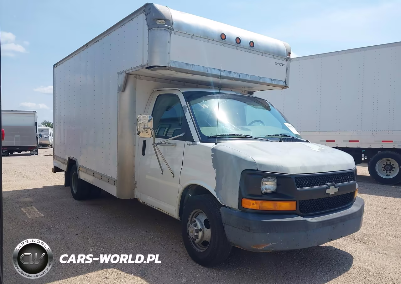 2004 Chevrolet Express Cutaway