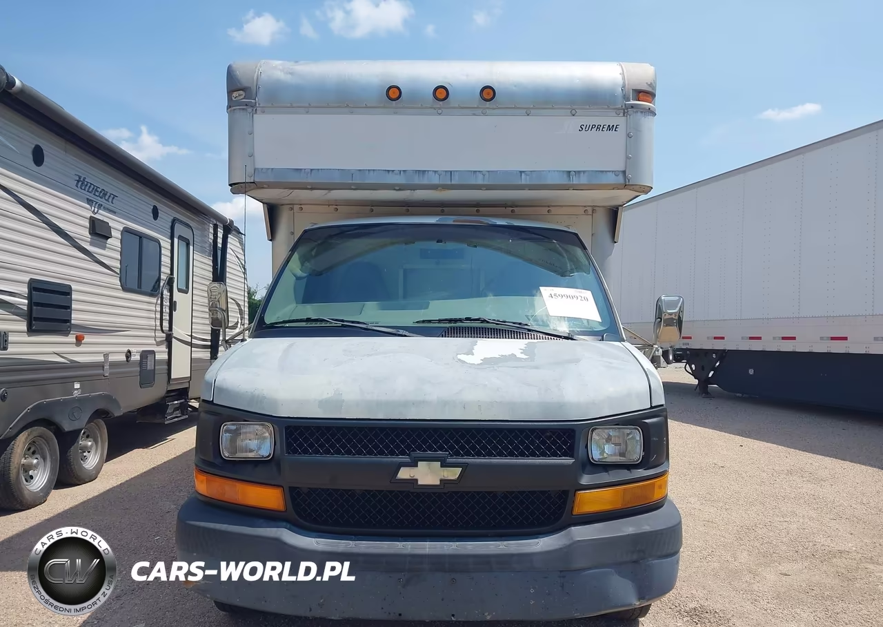 2004 Chevrolet Express Cutaway VIN:1GBHG31U741200881 - 12