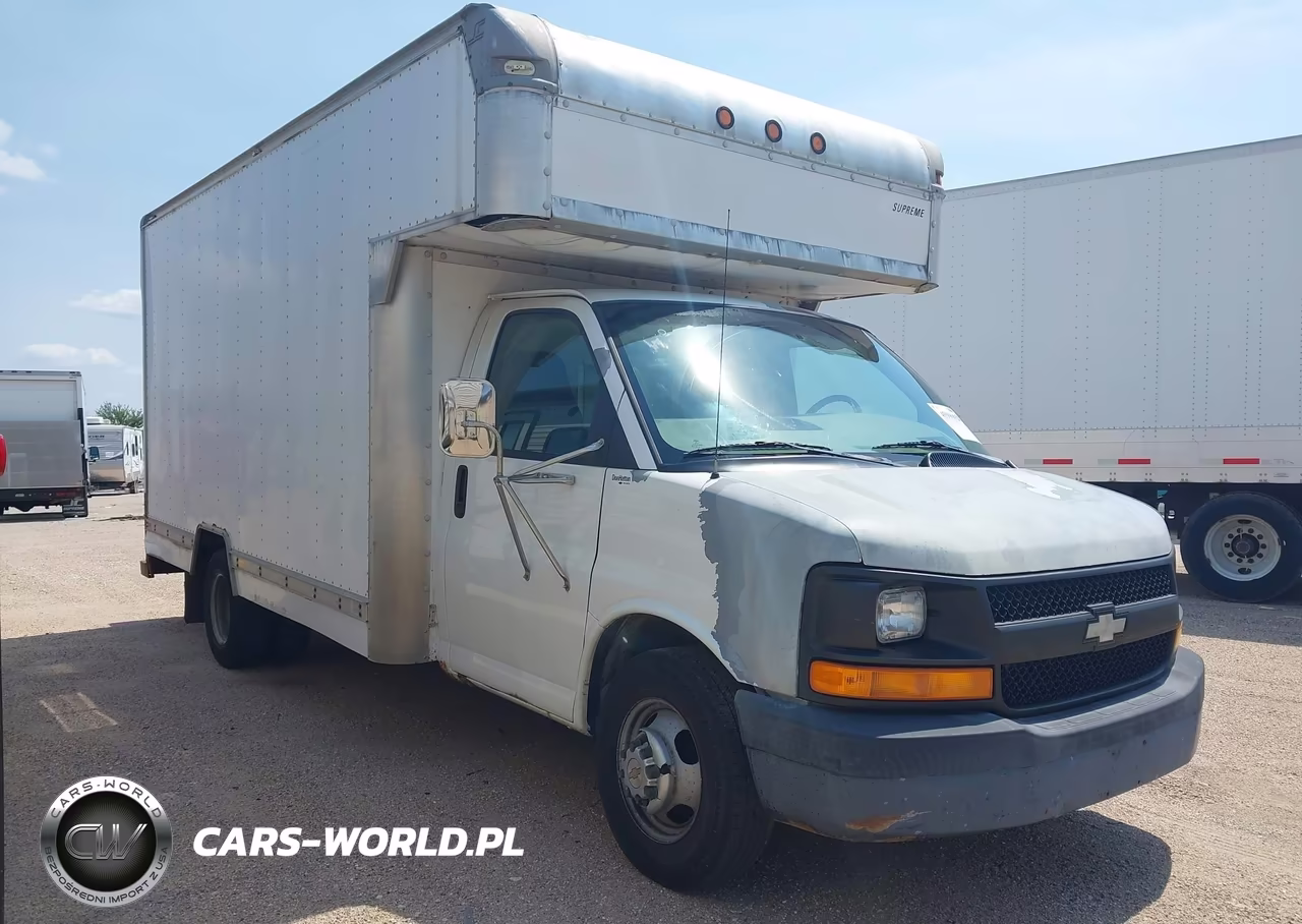 2004 Chevrolet Express Cutaway VIN:1GBHG31U741200881 - 13