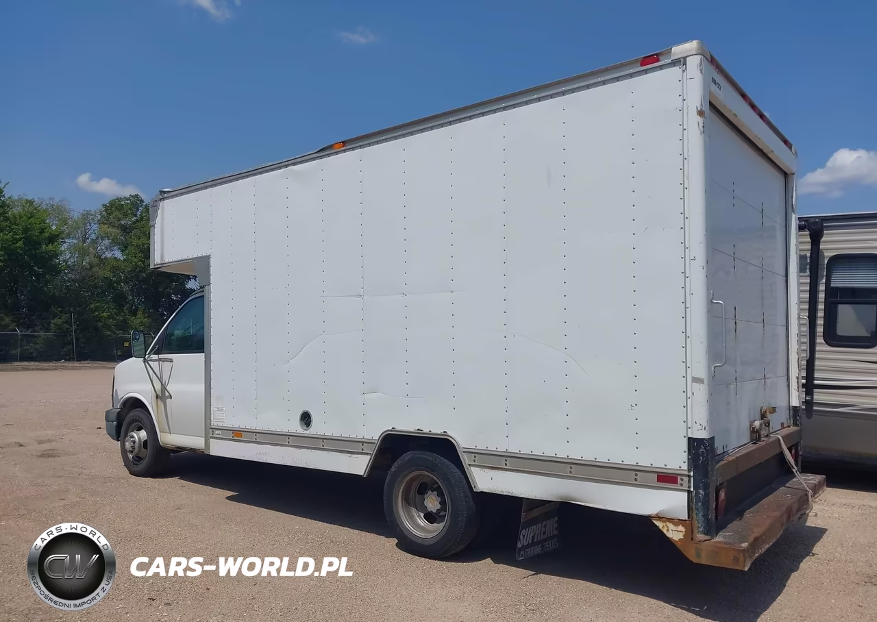 2004 Chevrolet Express Cutaway VIN:1GBHG31U741200881 - 14