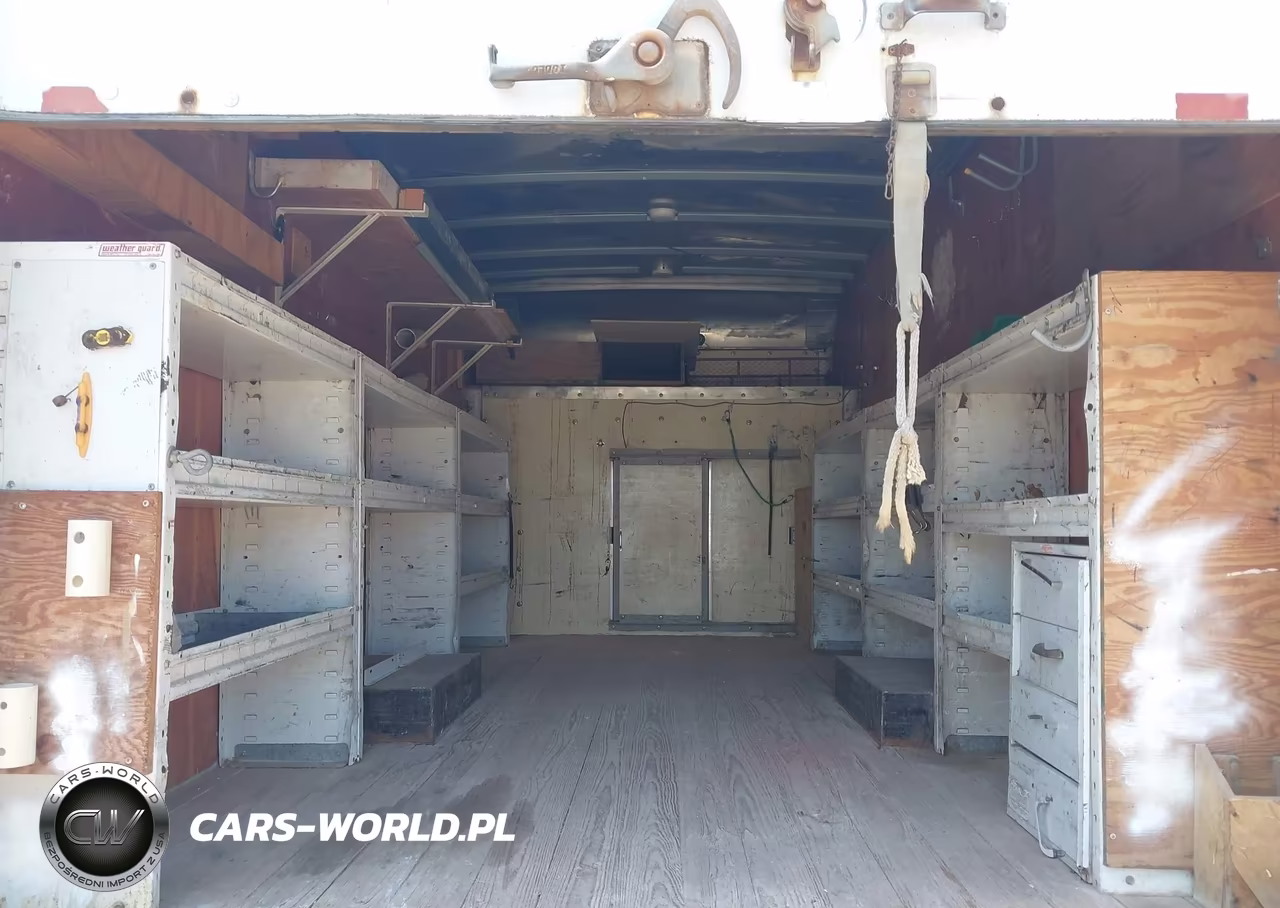 2004 Chevrolet Express Cutaway VIN:1GBHG31U741200881 - 6