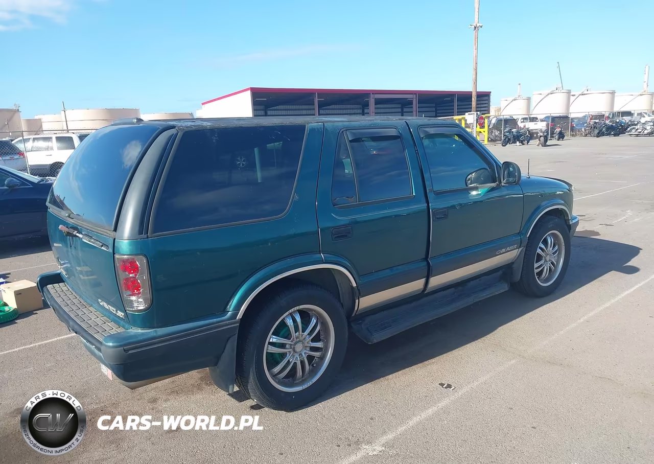 1997 Chevrolet Blazer Lt VIN:1GNDT13W8V2116323 - 4