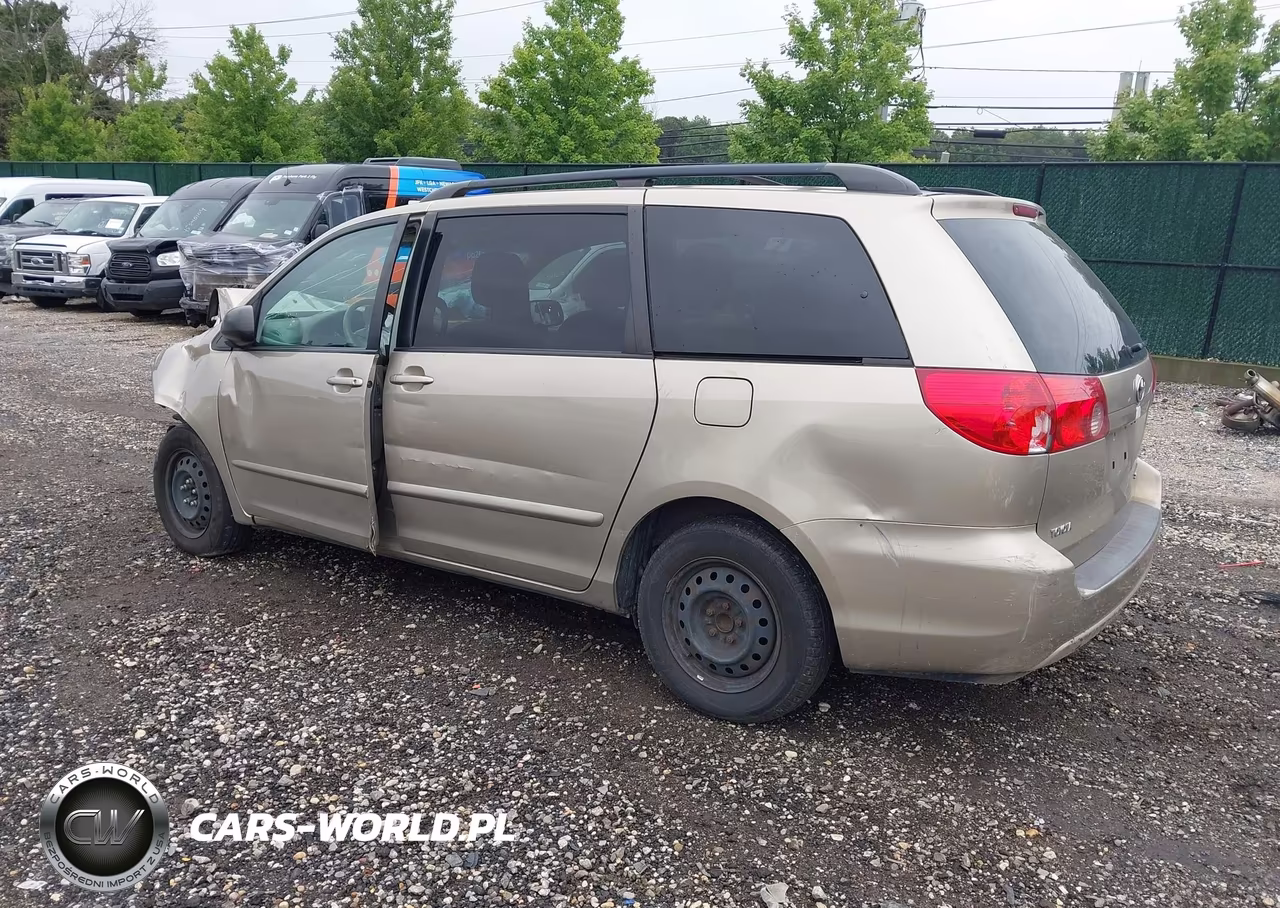 2010 Toyota Sienna Le VIN:5TDKK4CC2AS341480 - 3