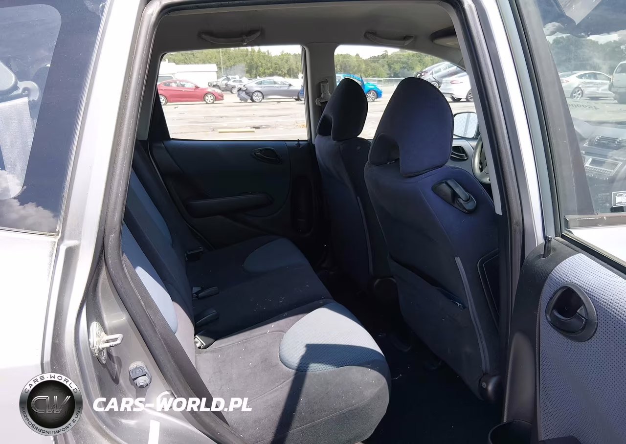 2008 Honda Fit VIN:JHMGD38428S018400 - 8
