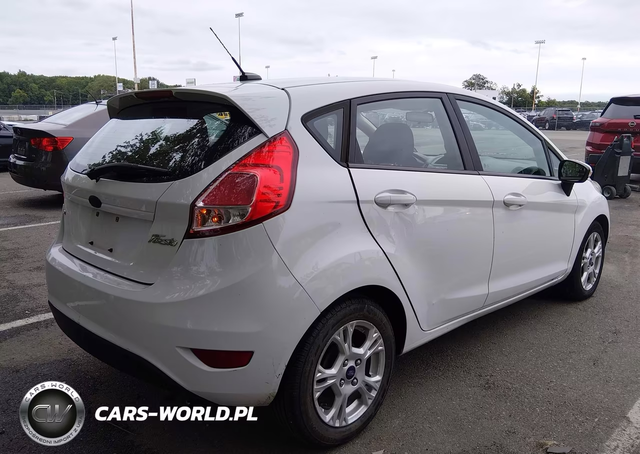 2015 Ford Fiesta Se VIN:3FADP4EJ3FM171388 - 4