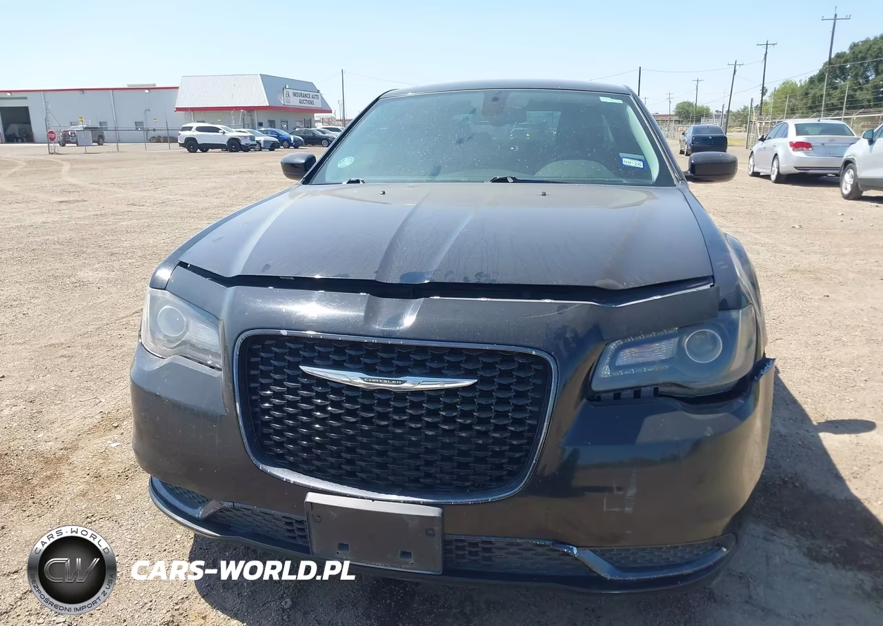 2019 Chrysler 300 Touring VIN:2C3CCAAG1KH671590 - 13