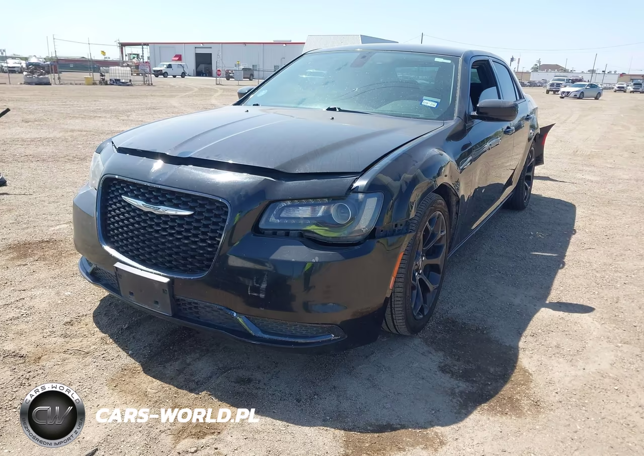 2019 Chrysler 300 Touring VIN:2C3CCAAG1KH671590 - 2