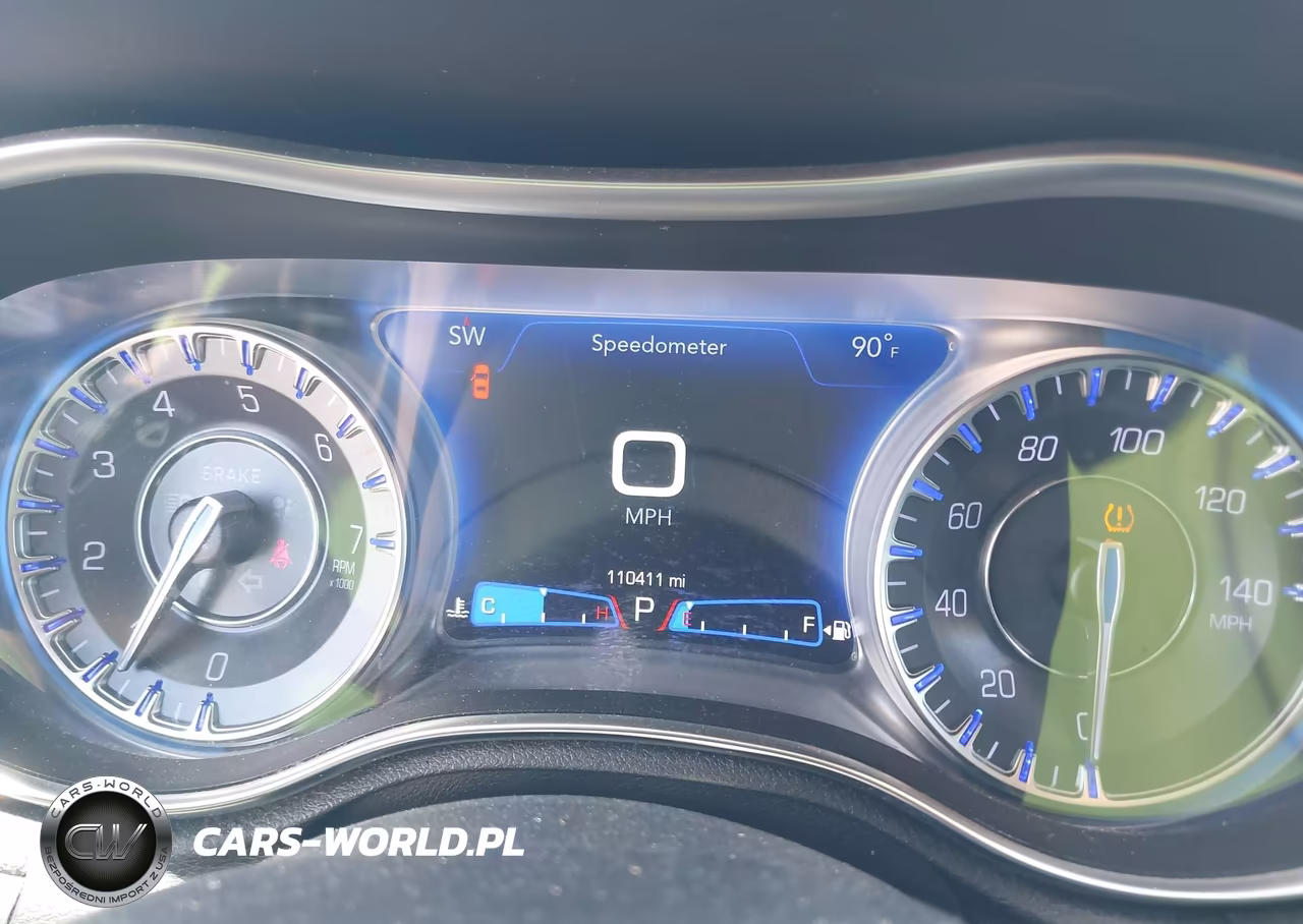 2019 Chrysler 300 Touring VIN:2C3CCAAG1KH671590 - 7