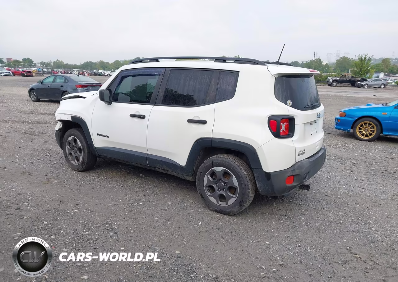 2018 Jeep Renegade Sport 4X4 VIN:ZACCJBAB2JPH31384 - 3