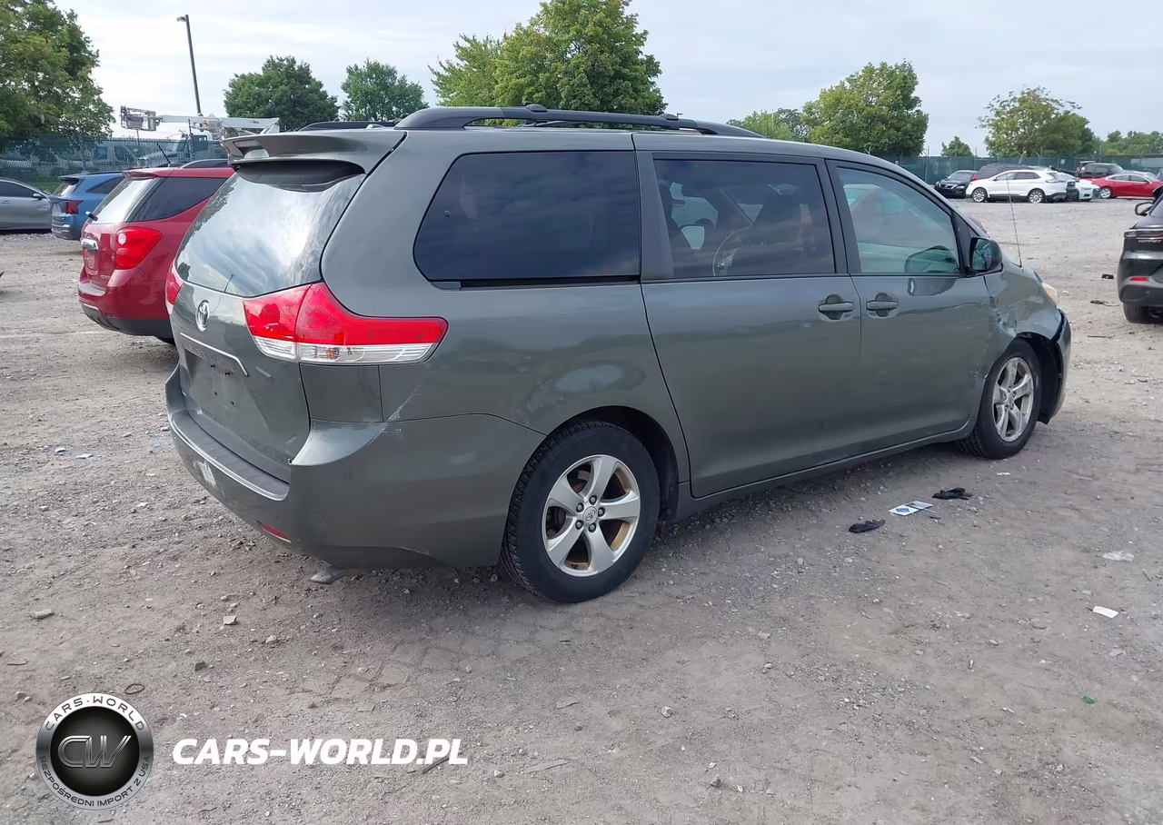 2012 Toyota Sienna Le V6 8 Passenger VIN:5TDKK3DC5CS183180 - 4