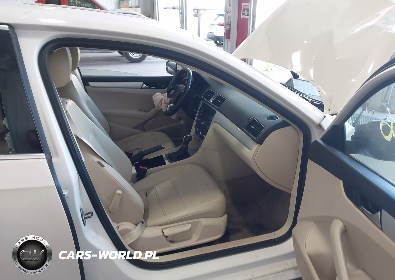 2012 Volkswagen Passat 2.5L Se VIN:1VWBP7A33CC071425 - 5
