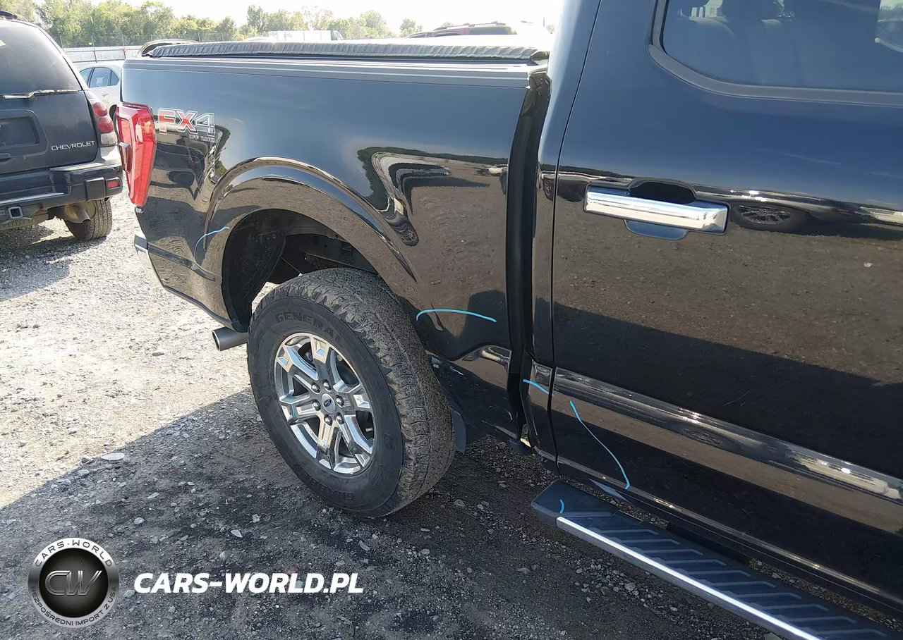 2023 Ford F-150 Xlt VIN:1FTFW1E85PKF93687 - 17