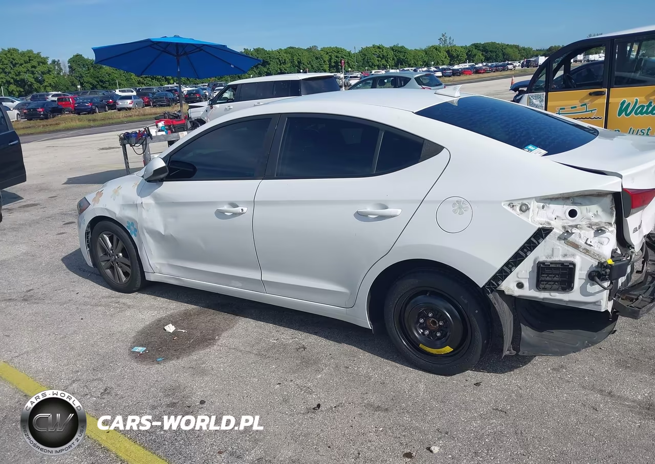 2018 Hyundai Elantra Sel VIN:5NPD84LF0JH262333 - 18