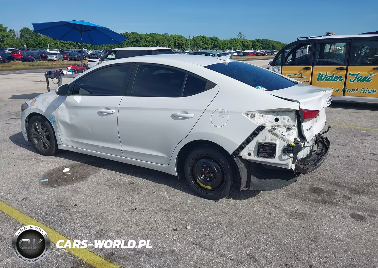 2018 Hyundai Elantra Sel VIN:5NPD84LF0JH262333 - 3