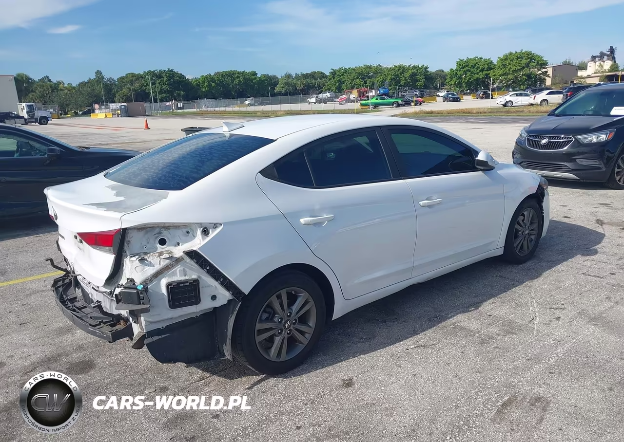 2018 Hyundai Elantra Sel VIN:5NPD84LF0JH262333 - 4