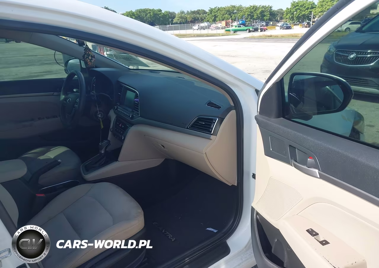 2018 Hyundai Elantra Sel VIN:5NPD84LF0JH262333 - 5