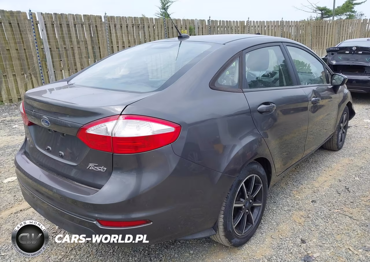 2018 Ford Fiesta Se VIN:3FADP4BJ3JM119689 - 4