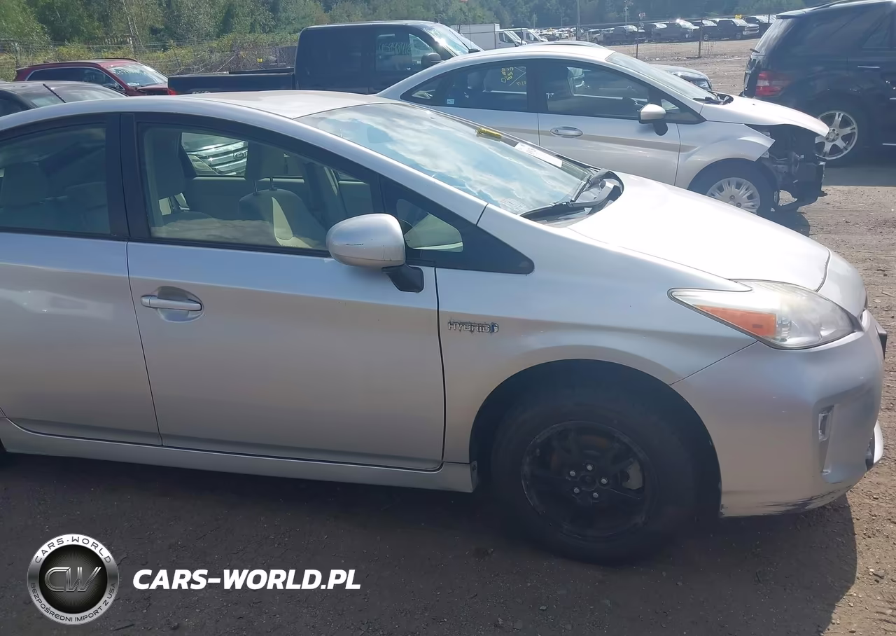 2012 Toyota Prius Two VIN:JTDKN3DUXC1605943 - 13
