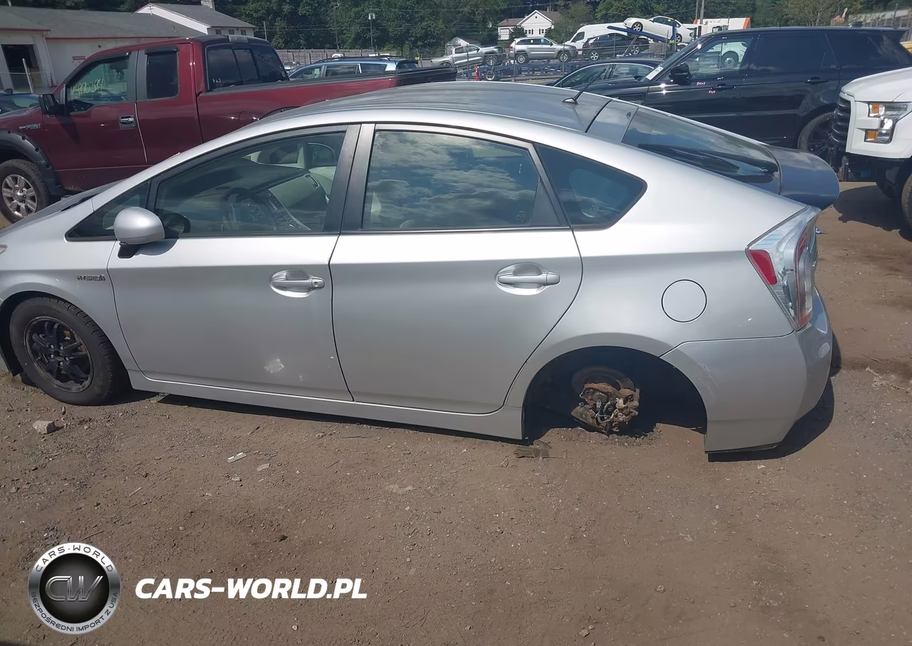 2012 Toyota Prius Two VIN:JTDKN3DUXC1605943 - 14