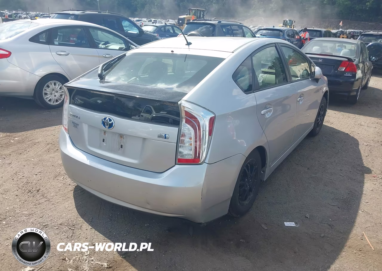 2012 Toyota Prius Two VIN:JTDKN3DUXC1605943 - 4