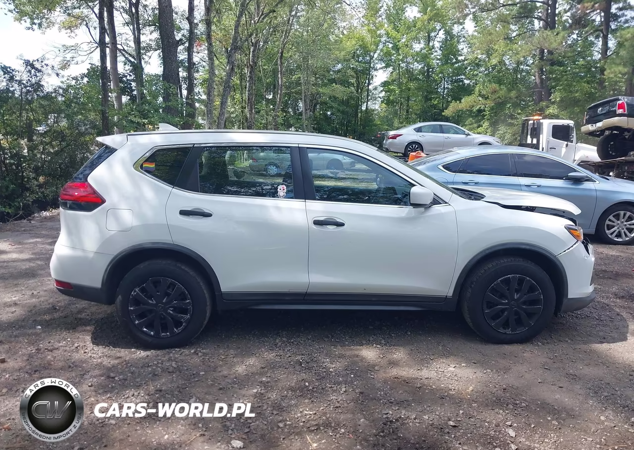 2017 Nissan Rogue S VIN:KNMAT2MV0HP586909 - 13