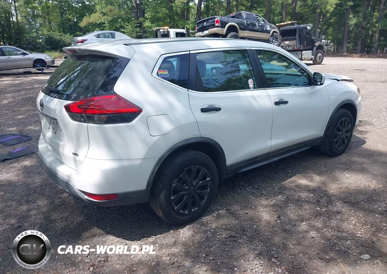 2017 Nissan Rogue S VIN:KNMAT2MV0HP586909 - 4