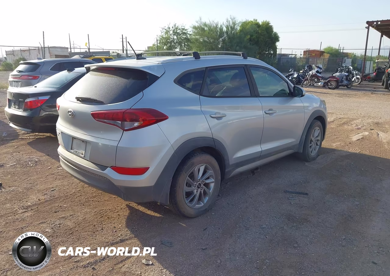 2017 Hyundai Tucson Se VIN:KM8J33A47HU285603 - 4