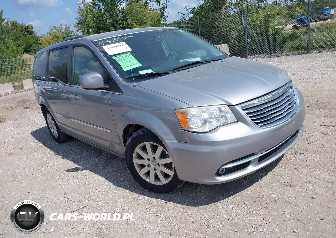 2013 Chrysler Town & Country Touring – zdjęcie 1 z 13