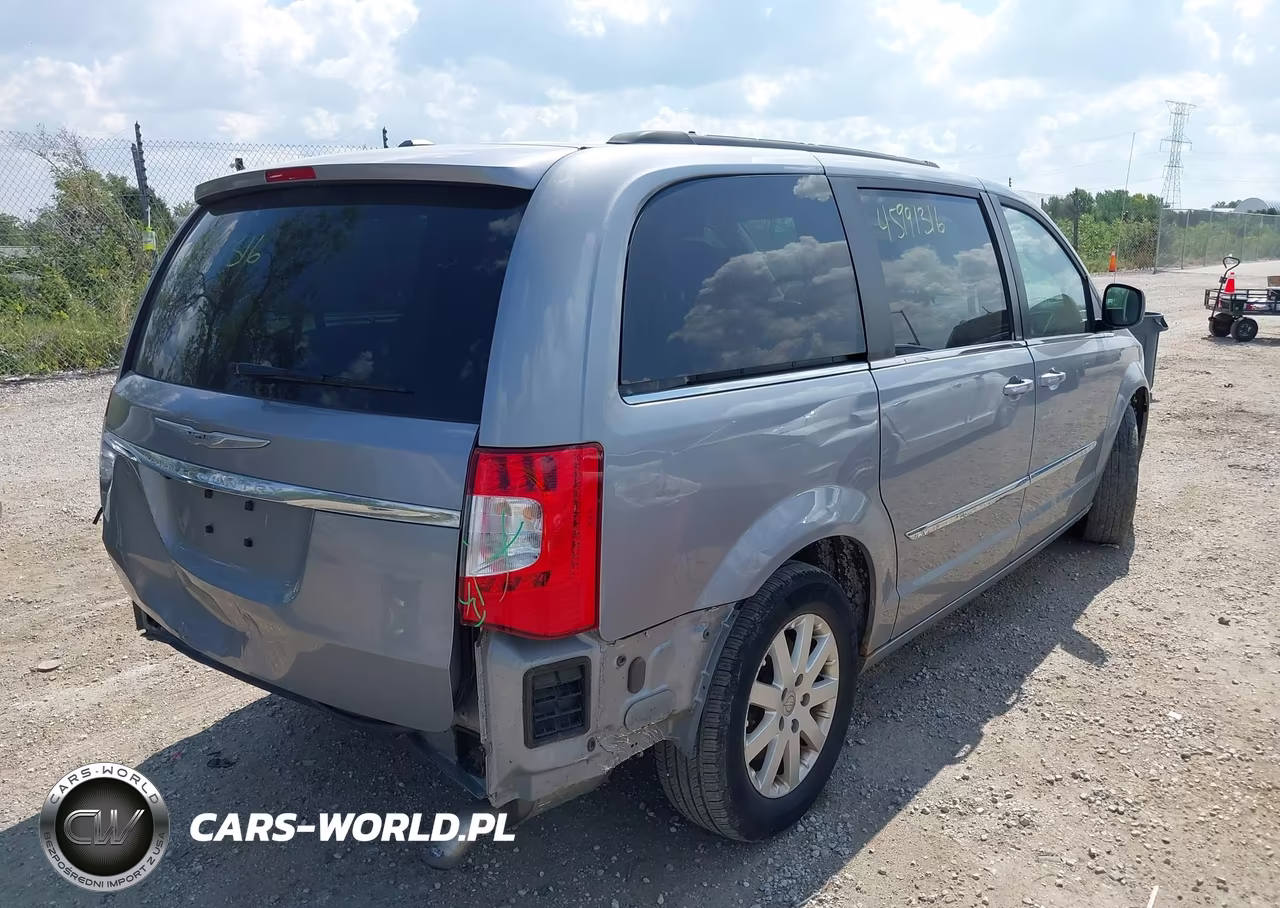 2013 Chrysler Town & Country Touring VIN:2C4RC1BGXDR807832 - 4