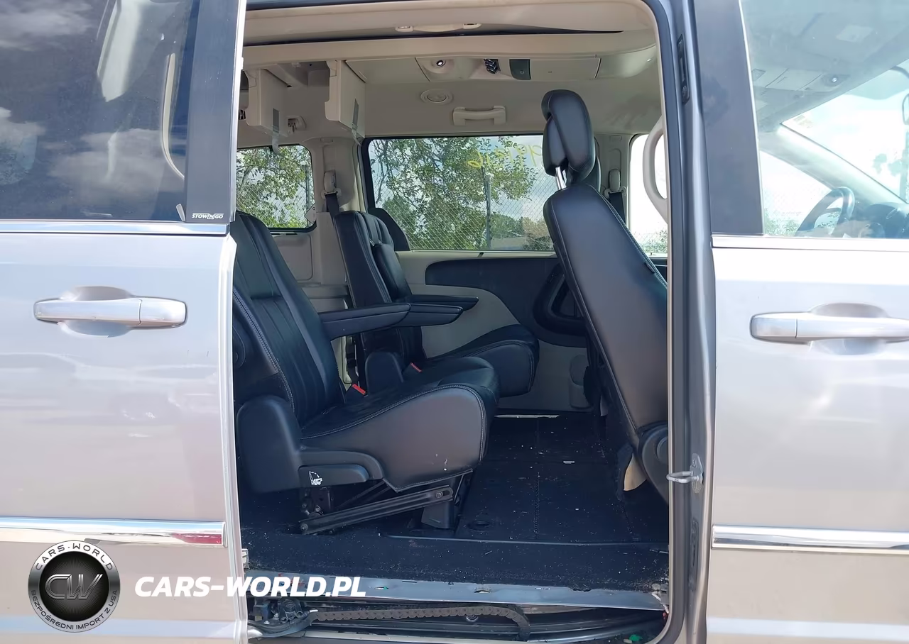 2013 Chrysler Town & Country Touring VIN:2C4RC1BGXDR807832 - 8