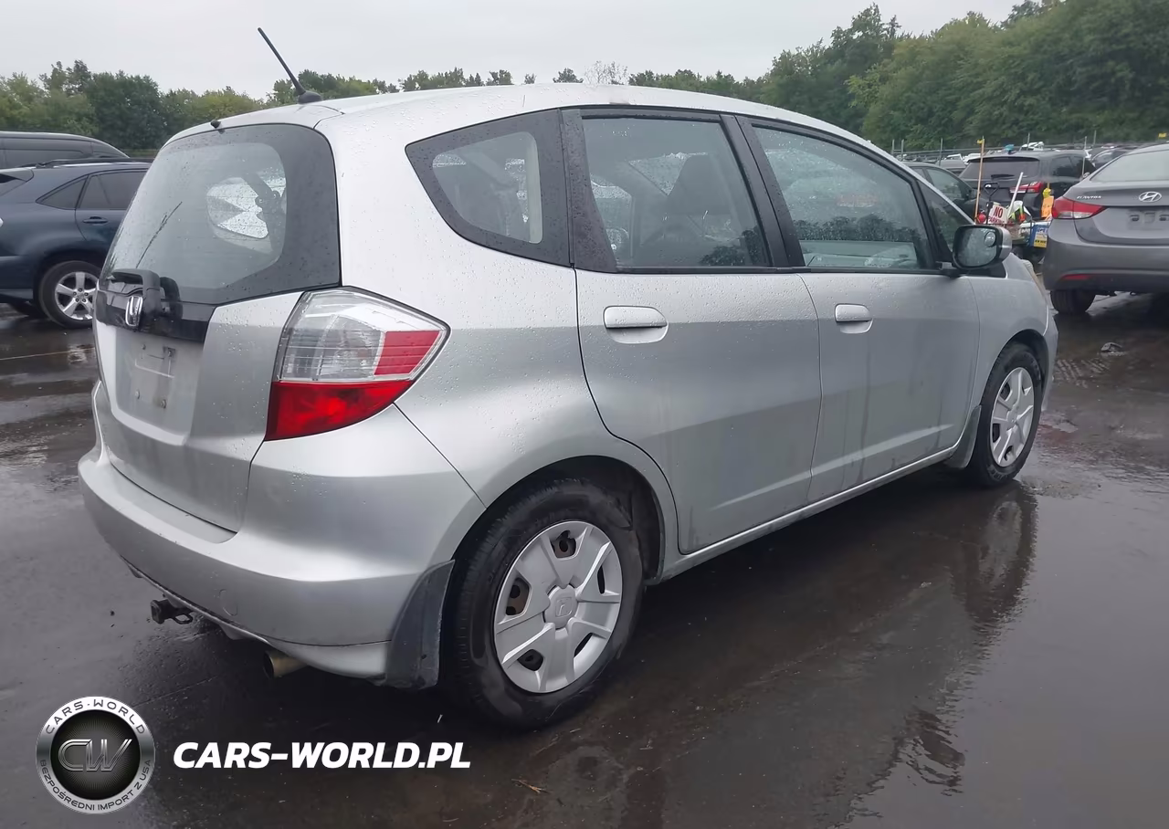 2012 Honda Fit VIN:JHMGE8H38CS007038 - 4