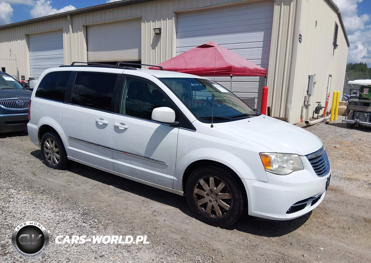2014 Chrysler Town & Country Touring – zdjęcie 1 z 11