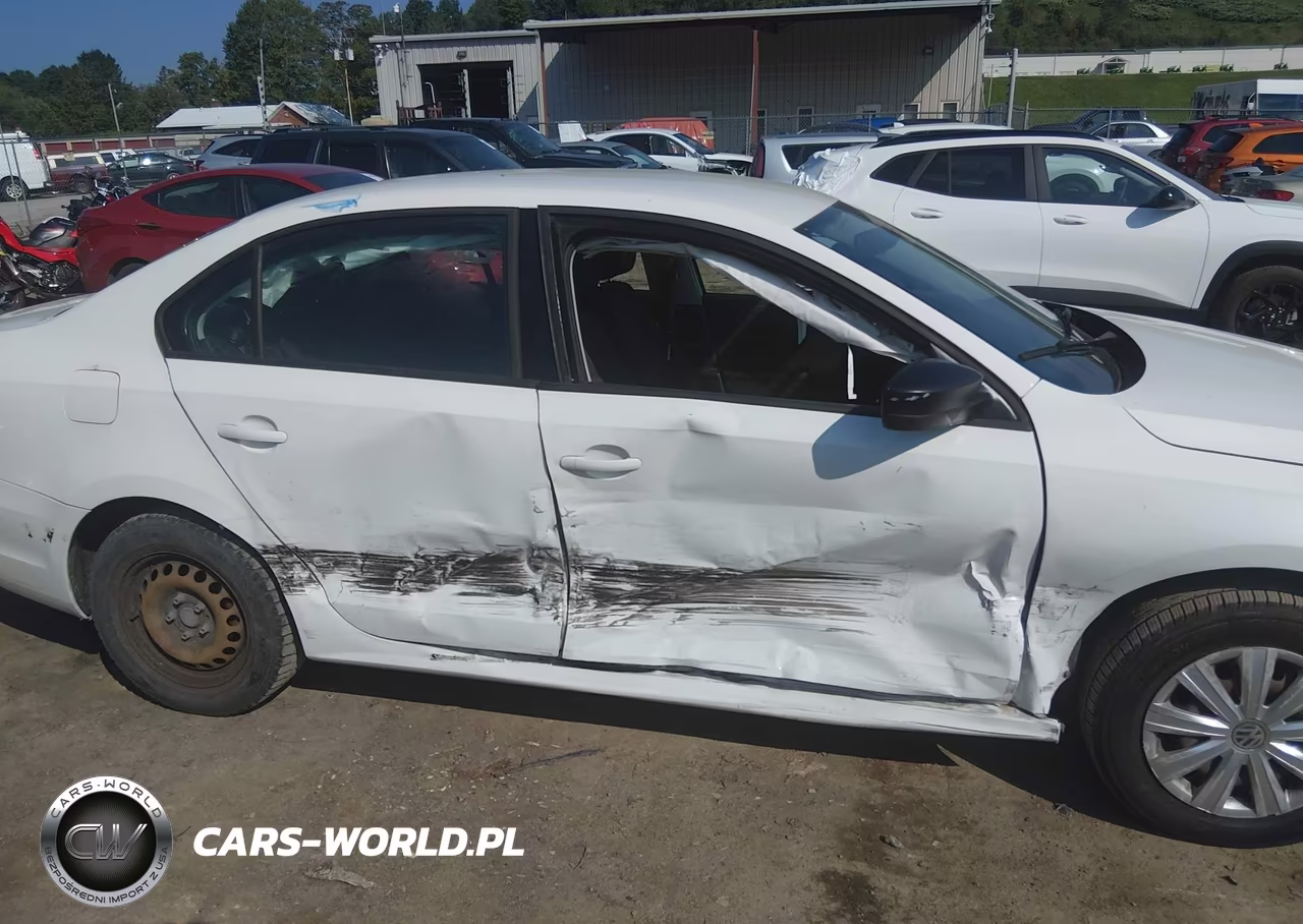 2013 Volkswagen Jetta 2.0L S VIN:3VW2K7AJ0DM256710 - 13